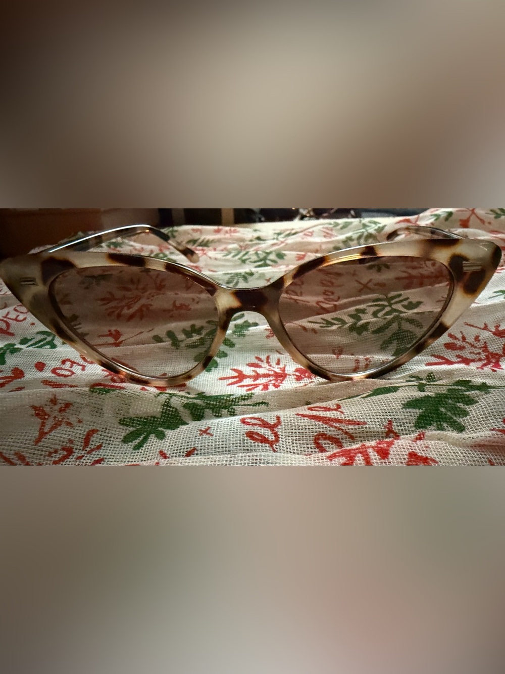 Free People Tortoiseshell Cat-Eye Sunglasses - Brown/Cream Blend